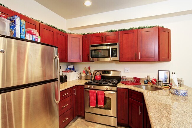 Building Photo - 1708 Fontain St