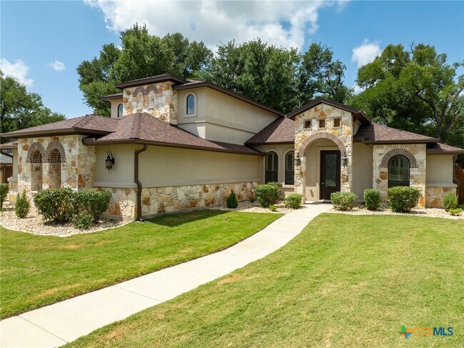 Building Photo - 1010 Woodland Bend Cir
