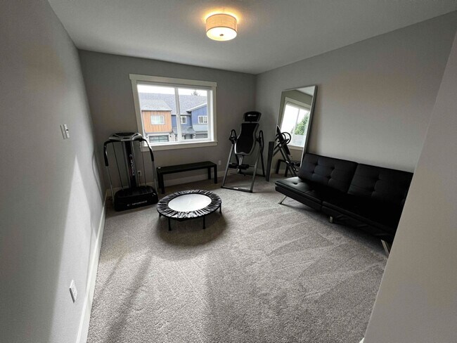 Building Photo - 12048 NE 108th St