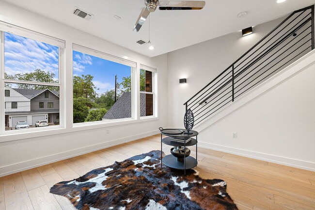 Building Photo - 1310 Choquette Dr