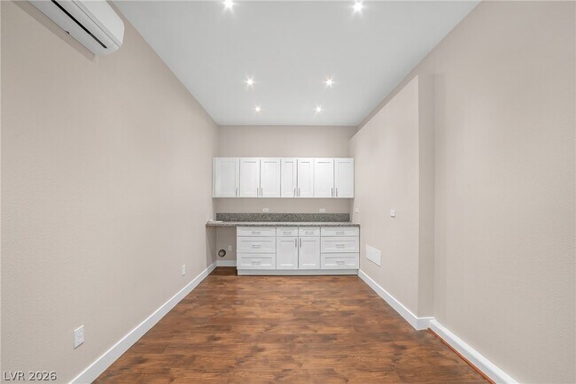 Building Photo - 8305 S Brewster Valley St