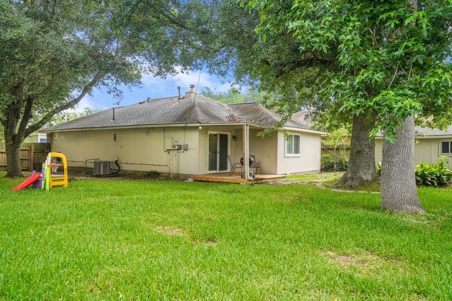 Building Photo - 24826 Broad Pine Dr