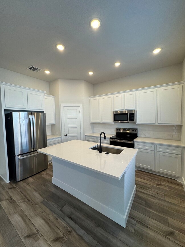 Building Photo - 700 N William E Crawford Ave