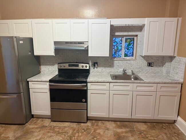 Building Photo - 42 Essex St