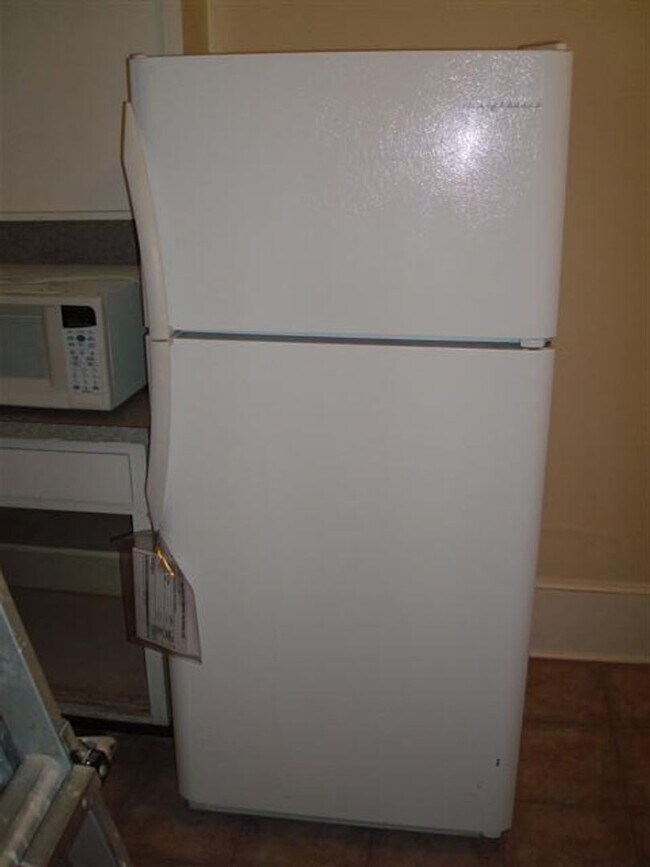 Building Photo - Charming Rental Property with Modern Upgrades and Convenient Location!