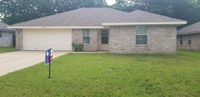Primary Photo - 2305 Upland Bend Dr