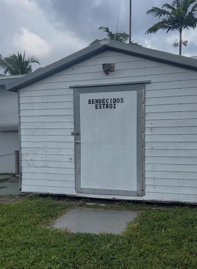 Building Photo - 6540 SW 4th St