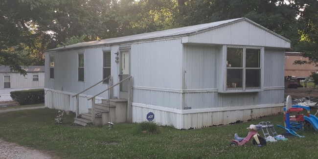 Primary Photo - 1131 Salem Street Trailer Park