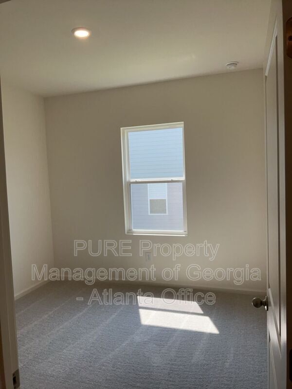 Building Photo - 25 Crescent Blvd