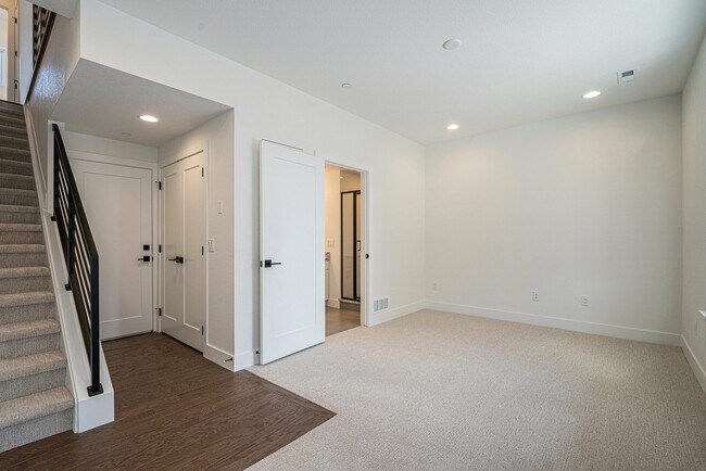 Building Photo - 2663 Nicholas Wy