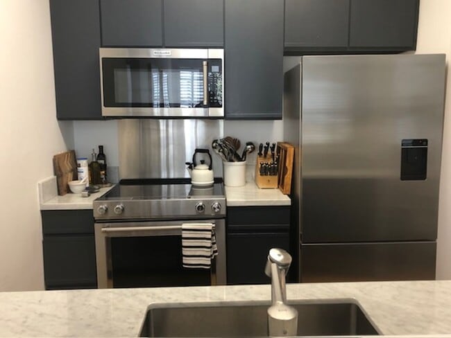 Building Photo - 1BR/1BA Renovated Condo on Fillmore Street...