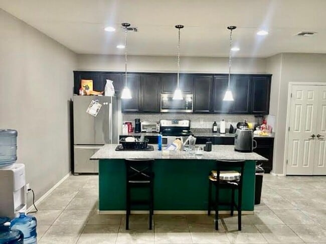 Building Photo - Lovely 3Bedroom/ 2.5 Bath Mesa Home!