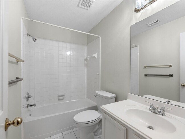 Building Photo - 13410 Spyglen Ct