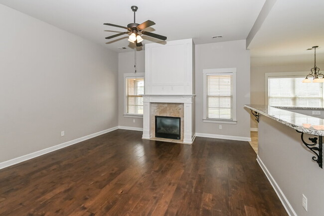 Building Photo - 2581 Woodcutter Dr