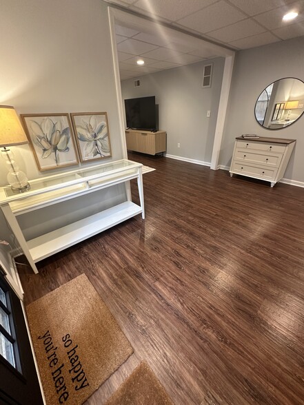 Building Photo - 250 Waterford Way