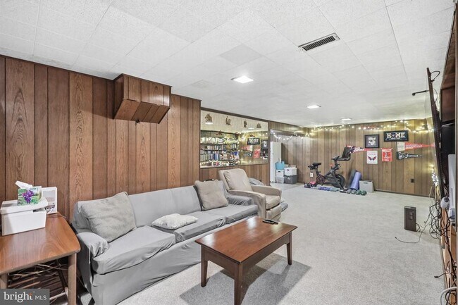 Building Photo - 6605 Grey Fox Dr