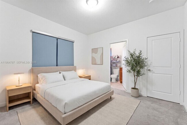 Building Photo - 13360 Tropical Ave