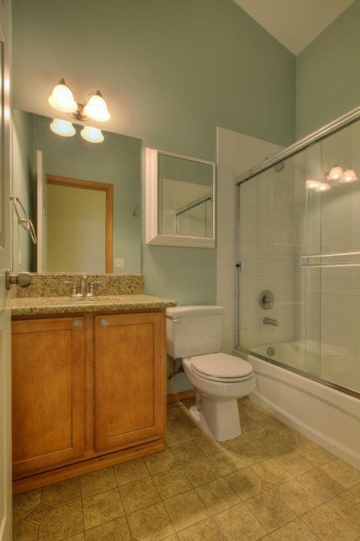 Building Photo - Mt. Baker - Beautiful 3 Bedroom / 2.5 Bath...