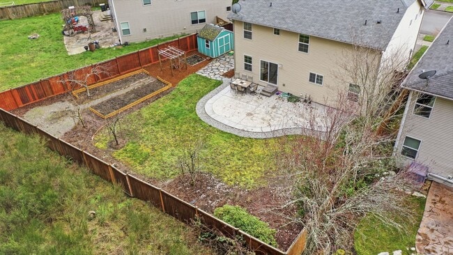 Building Photo - 3 bed 2.5 bath updated home in Tumwater School District - 2300 sq.ft. - fenced back yard.