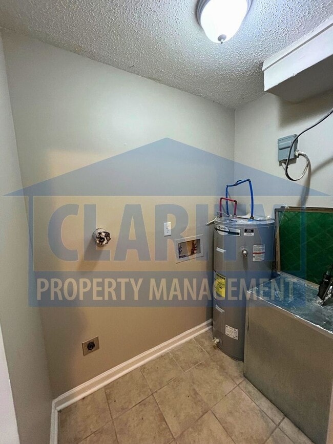 Building Photo - 4808/4810 Charwood Trail NW