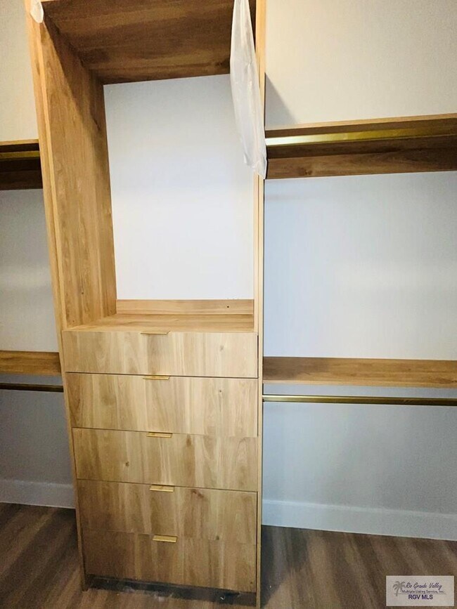 Building Photo - 4610 Juniper Cir