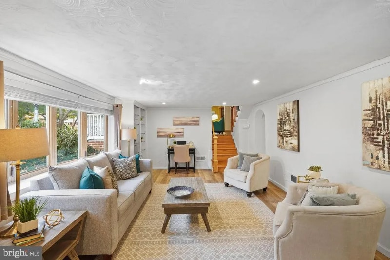 Building Photo - 5110 Flanders Ave