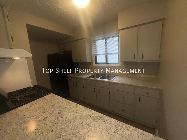 Building Photo - 4211 E Ovid Ave