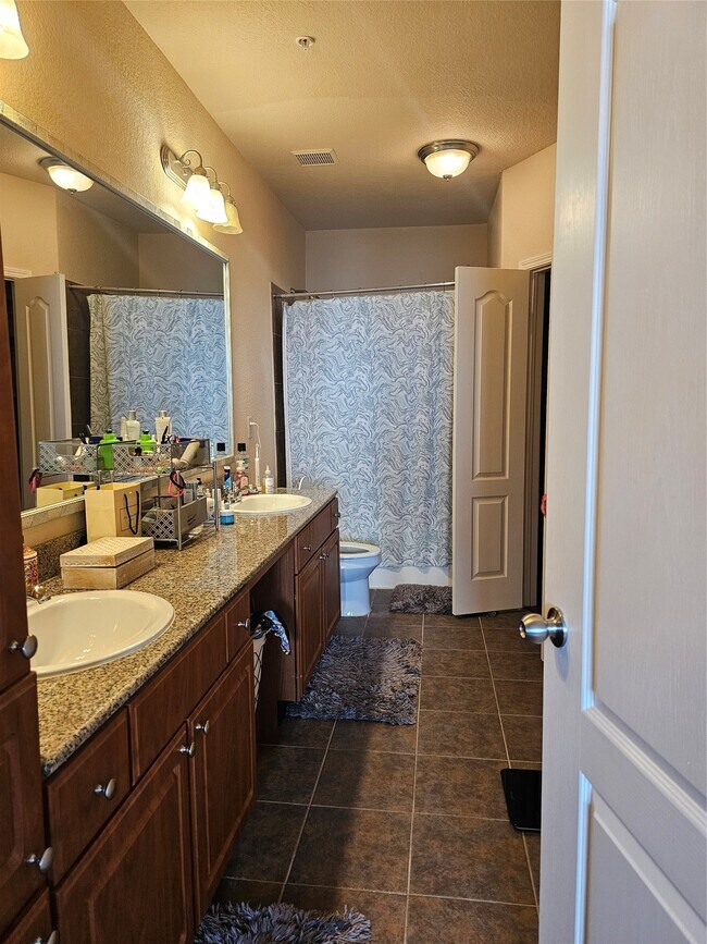 Building Photo - 1711 Old Spanish Trl