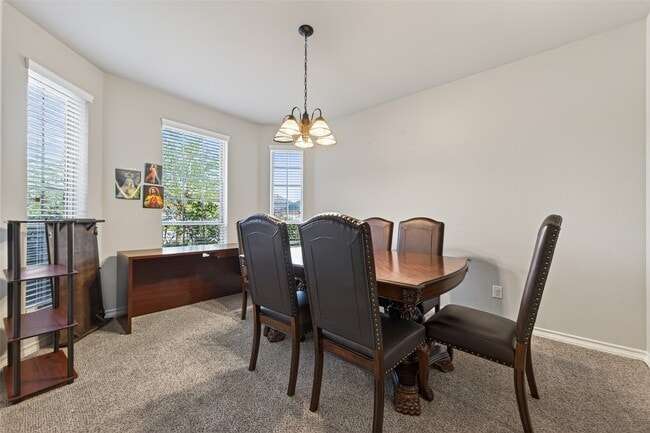 Building Photo - 2310 Shannon Ct