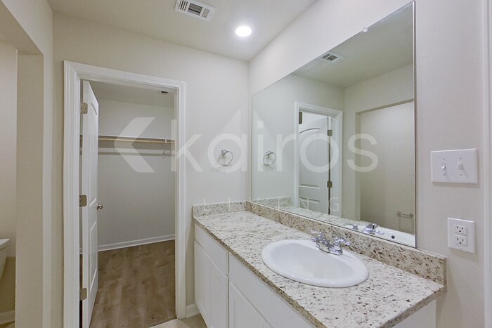 Building Photo - 118 ORTHELLO COURT