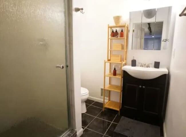 Building Photo - Beautiful Large Studio in the Heart of Wicker Park