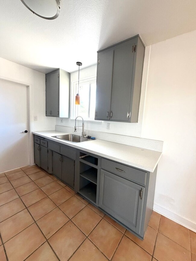 Building Photo - Newly Remodeled 3 Bedroom 2 Bathroom Home