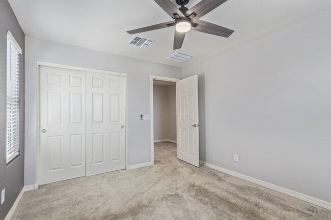 Building Photo - Spacious, Stylish, and Ready for You!