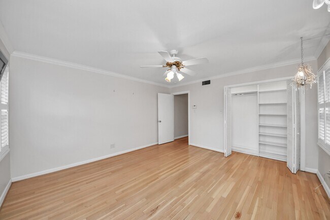 Building Photo - 6403 Waltway Dr