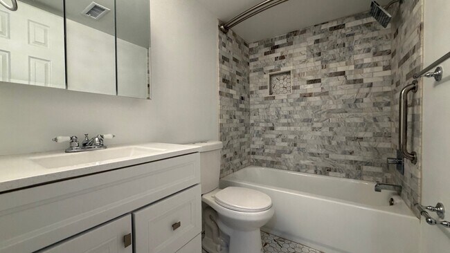 Building Photo - 4548 Rosemarie Dr