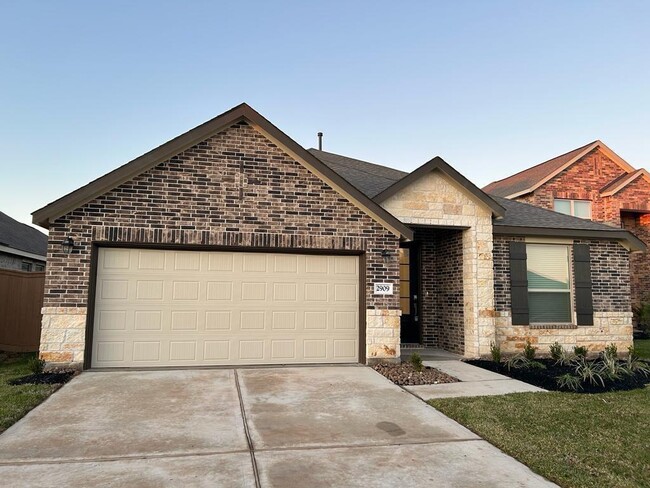 Building Photo - 2909 Eden Lk Ln