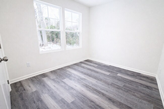 Building Photo - 510 3rd St
