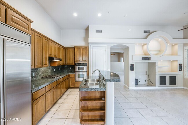 Building Photo - 7369 E Del Acero Dr