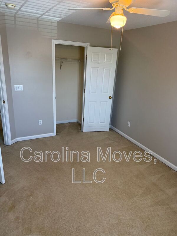 Building Photo - 733 Rock Hill Ct