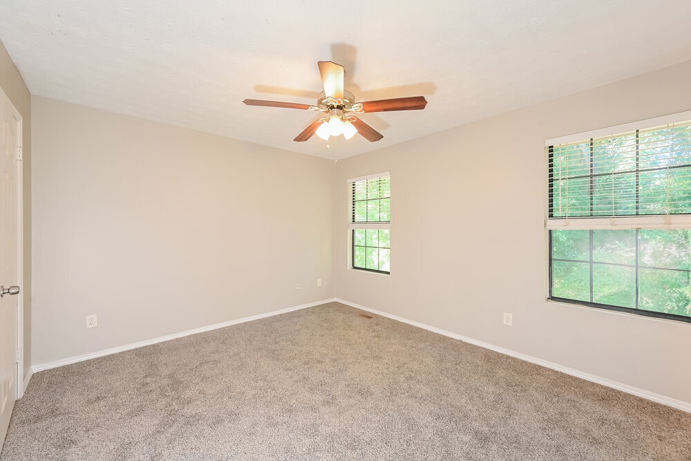 Building Photo - 2068 Lown Farm Ln