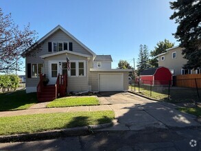 Building Photo - Duluth MN 3-Bedroom - 3-Bath Single Family...