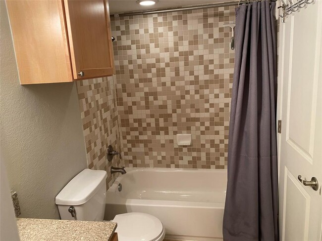 Building Photo - 3204 Menchaca Rd