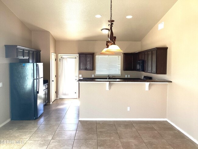 Building Photo - 5914 Speyside Dr