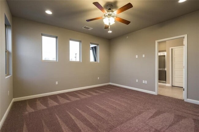 Building Photo - 6814 E Riverside Dr