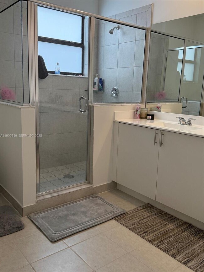 Building Photo - 12955 SW 231st Ter