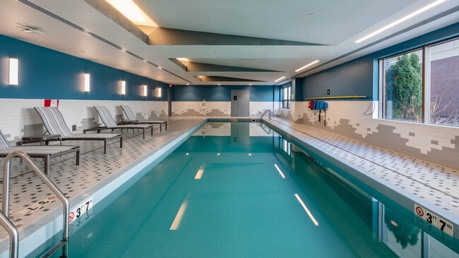 Building Photo - 285 Third St. Unit 506