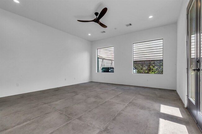 Building Photo - 1214 Dart St