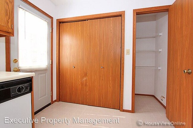 Building Photo - 1413 Brookshire Rd
