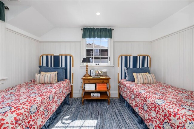 Building Photo - 9 Anthony St