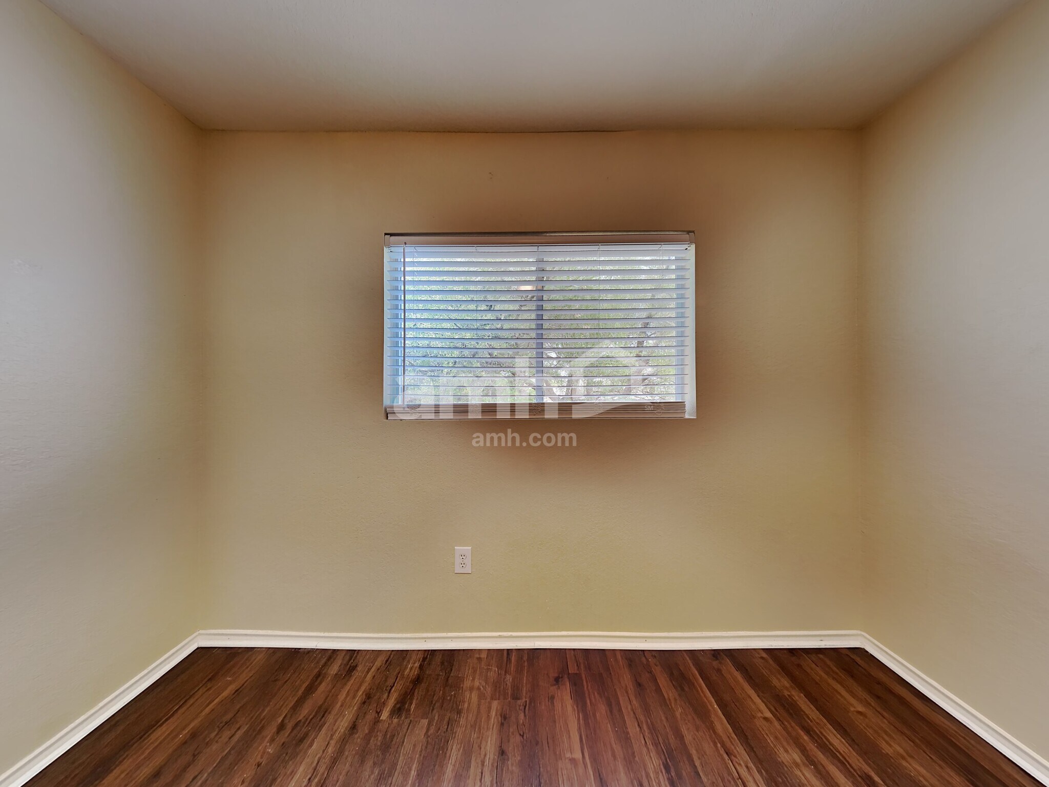 Building Photo - 8531 Silver Brush